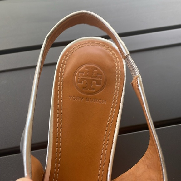 Tory Burch silver slingback block heels - Picture 3 of 12